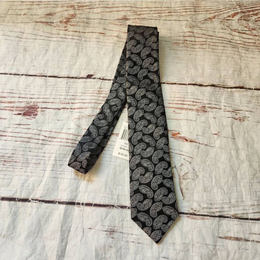 Saks Fifth‎ Avenue Black Paisley Silk Tie NWT